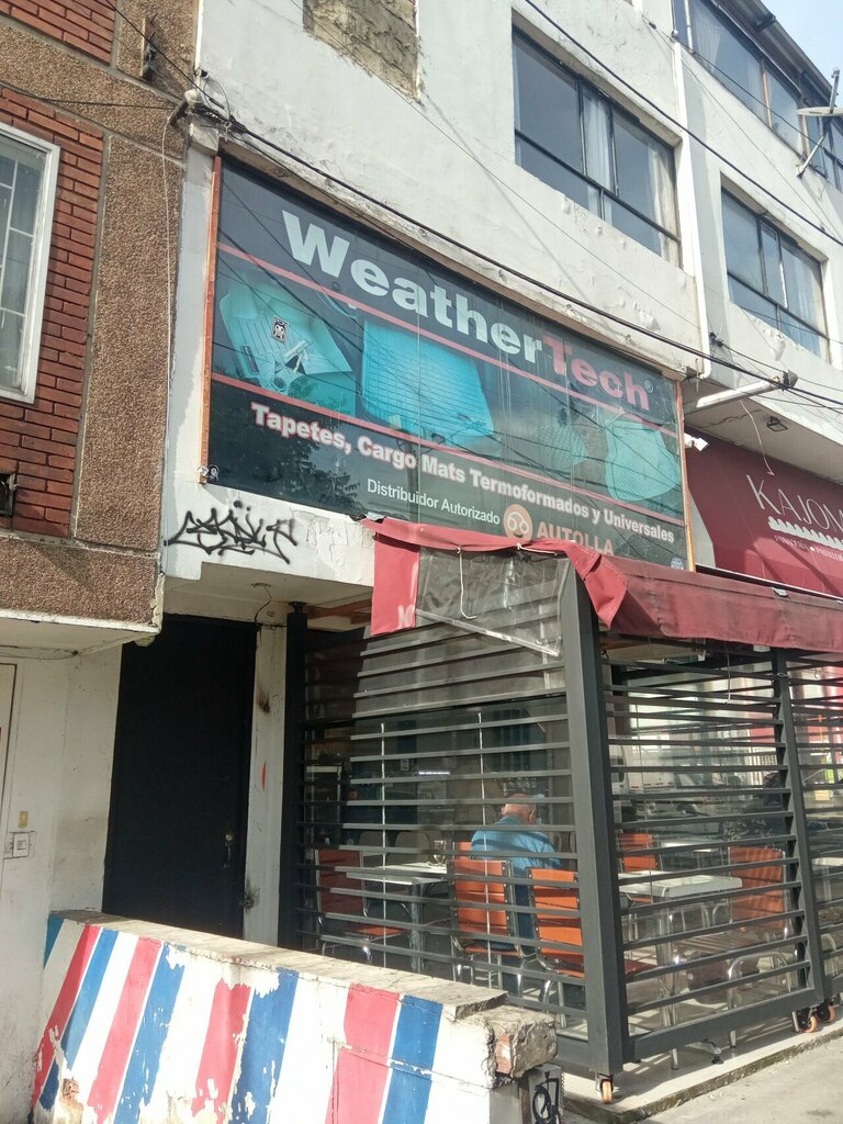 Sale of swimming pools and equipment WeatherTech, Bogota, photo