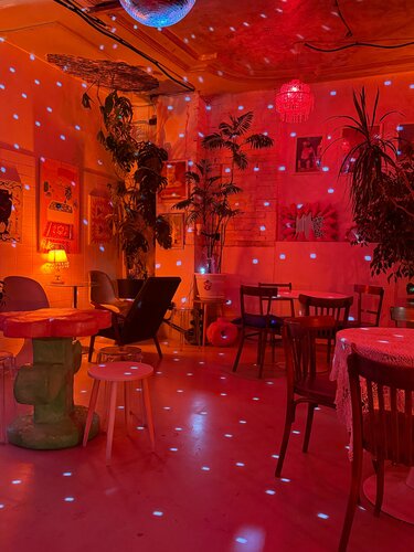 Винтажды порнографиялық суреттерді қараңыз