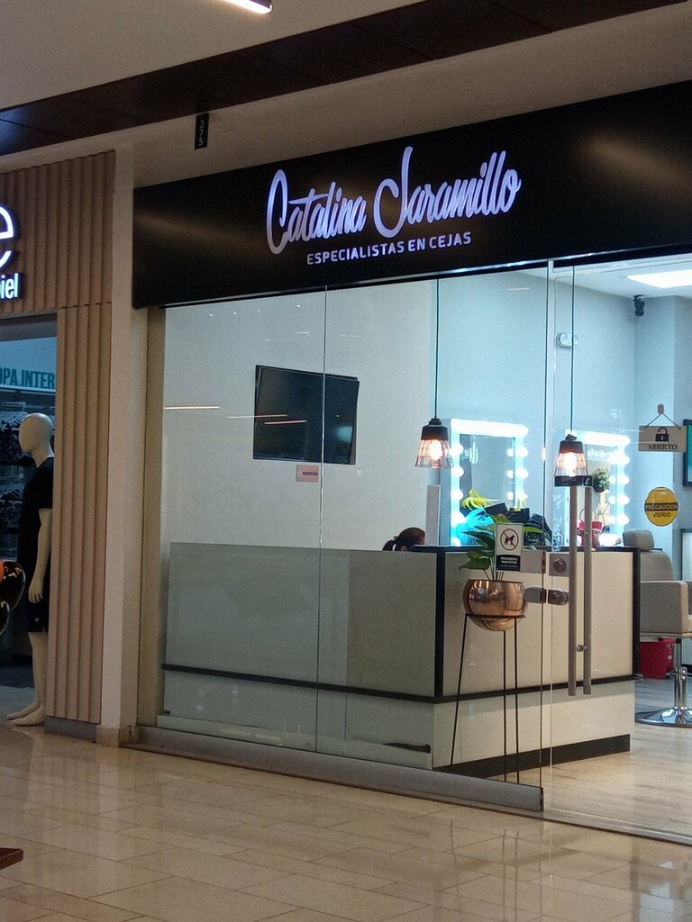 Eyebrow and eyelash salon Catalina Jaramillo, Bogota, photo