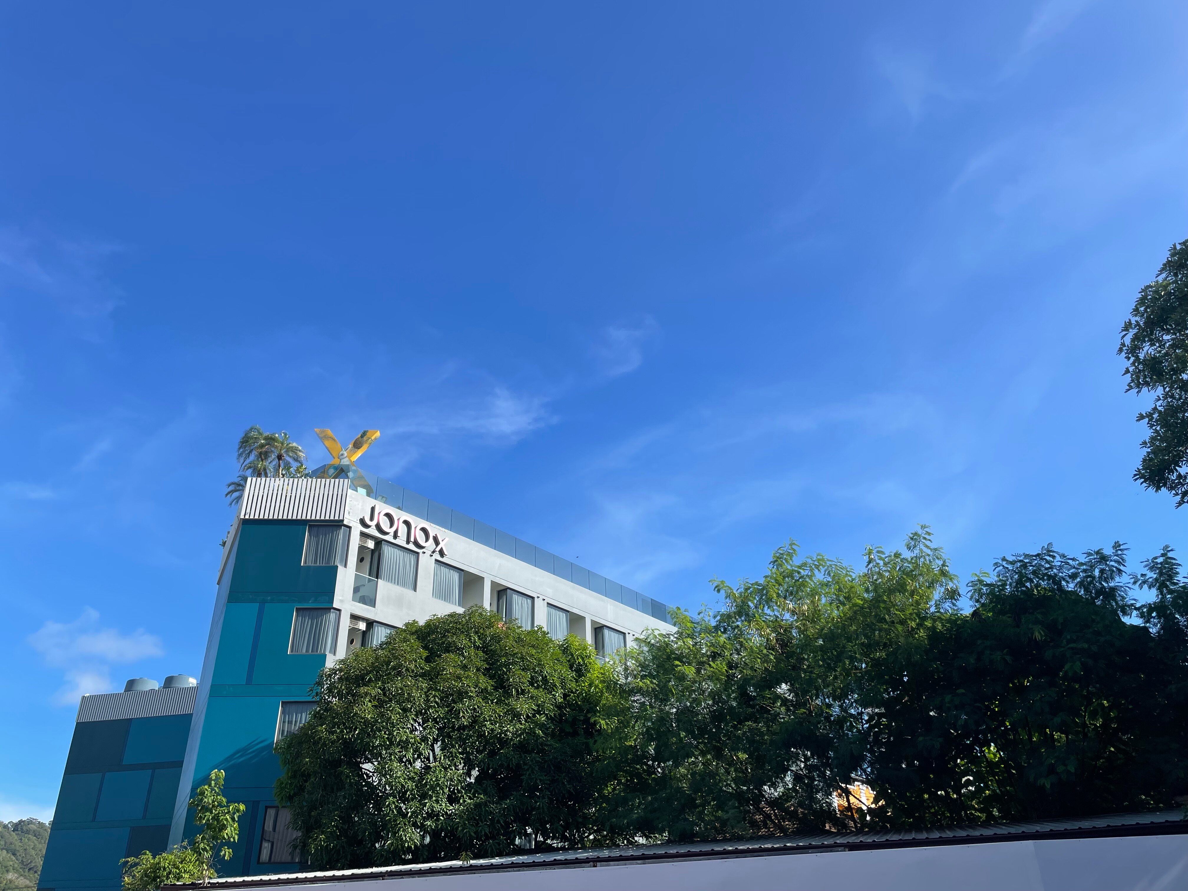 Фото JonoX Phuket Karon Hotel