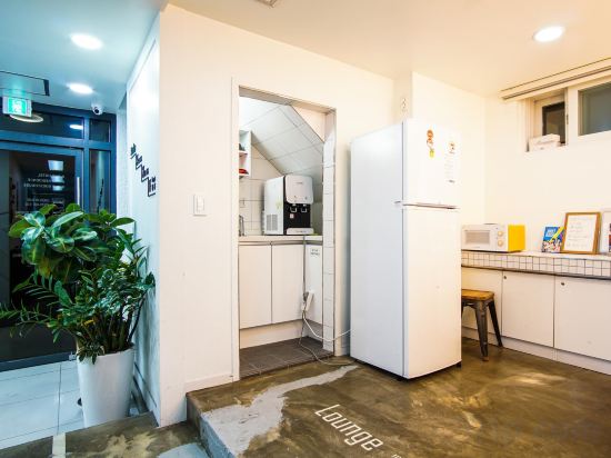 Фото K-Guesthouse Dongdaemun Premium 2