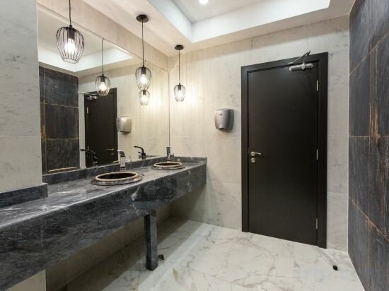 Фото Best Western Plus Premium Inn