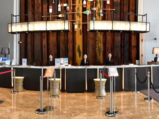 Фото Crowne Plaza Qingdao Oriental Movie Metropolis, an Ihg Hotel