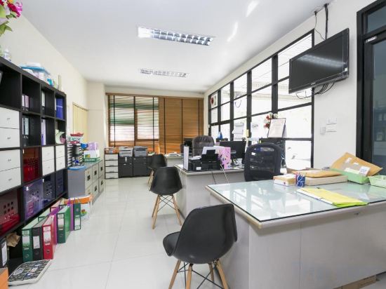 Фото Komol Residence Bangkok