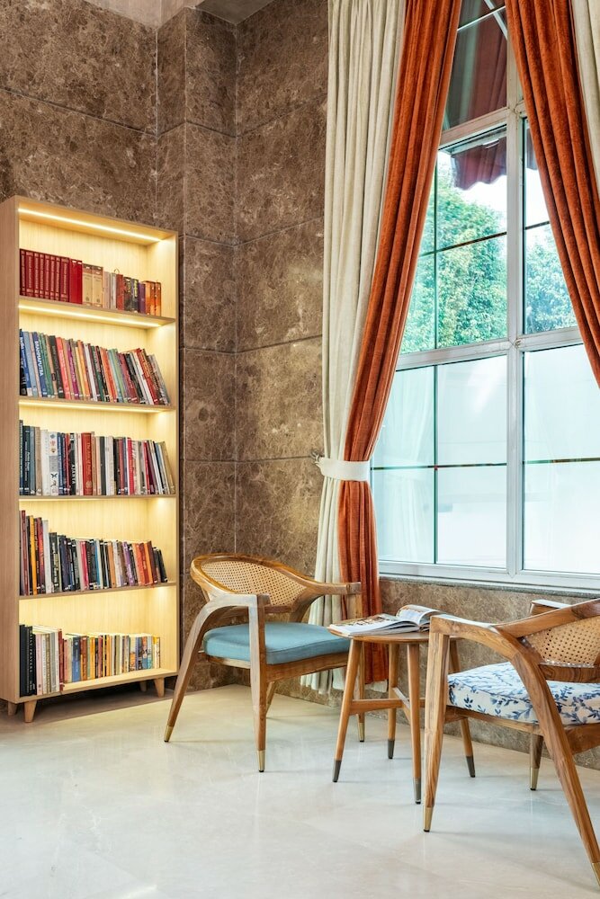 Фото Nidhivan Sarovar Portico Vrindavan