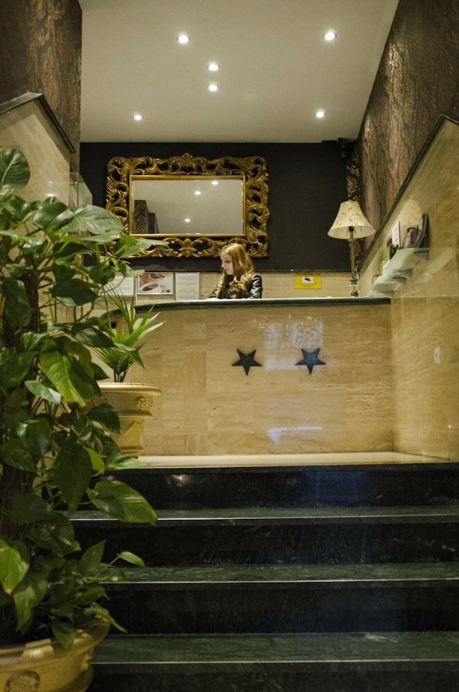 Фото Hotel Plaza Sevilla