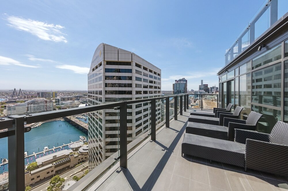 Фото Meriton Suites Sussex Street