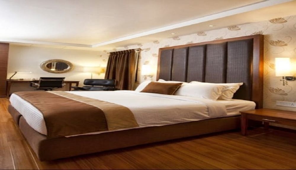 Фото The Grand Magrath Hotel