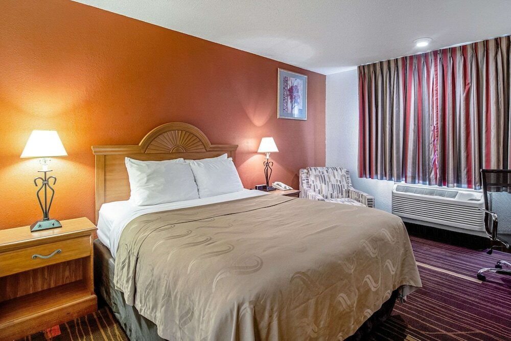 Фото Quality Inn Aberdeen