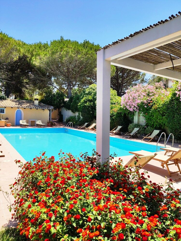 Фото Is Benas Country Lodge