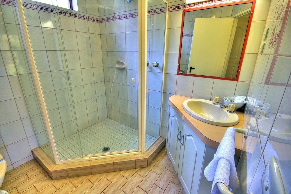 Фото Lorne Coachman Inn