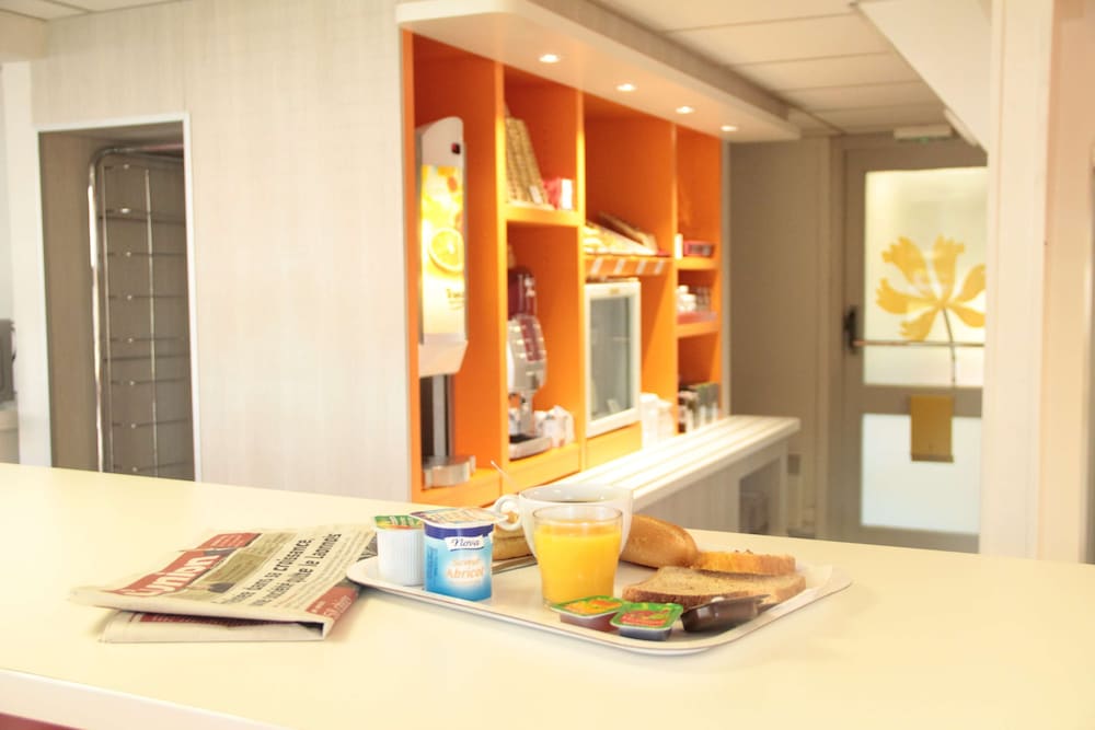 Фото Premiere Classe Beauvais