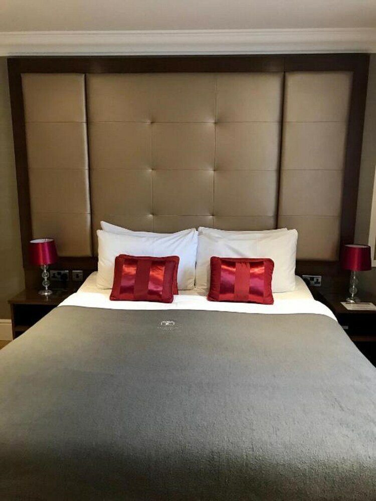 Фото Lensfield Hotel