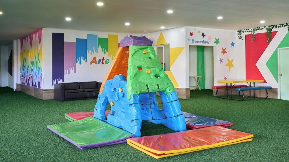 Фото Seadust Cancun Family Resort