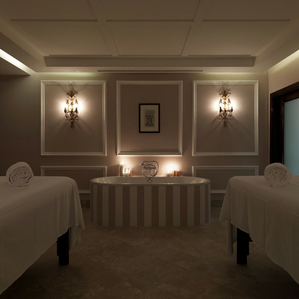 Фото La Posta Vecchia Hotel