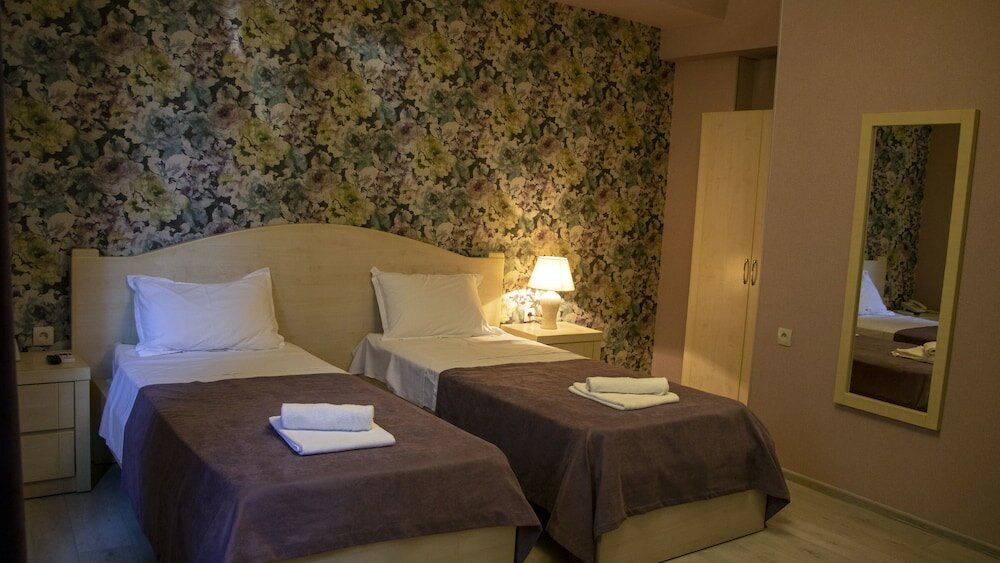 Фото New Metekhi