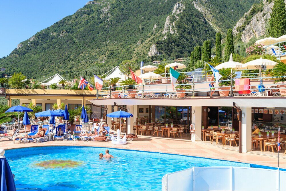 Фото Hotel Cristina