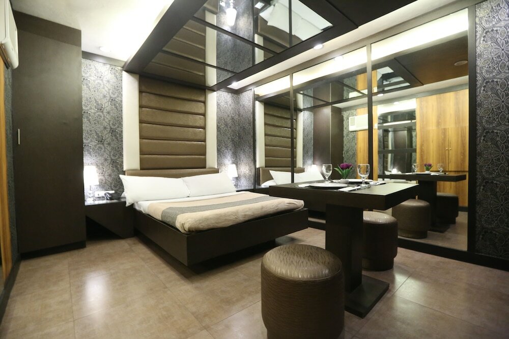 Фото Victoria Court North Edsa