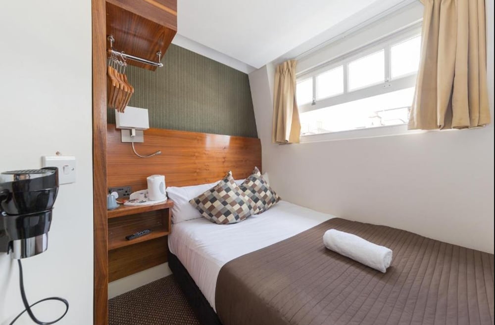 Фото Chester Hotel