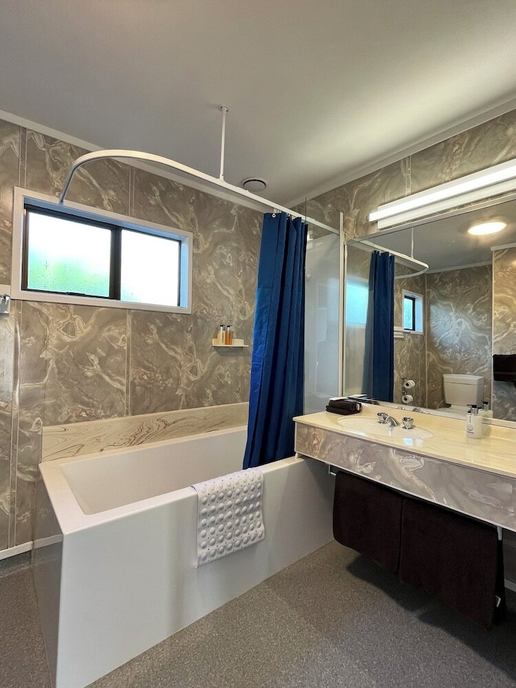 Фото Beetham Park Motel