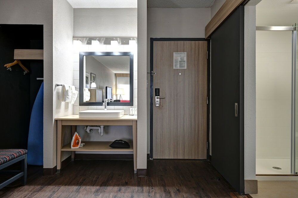 Фото Country Inn & Suites by Radisson, Pierre, Sd