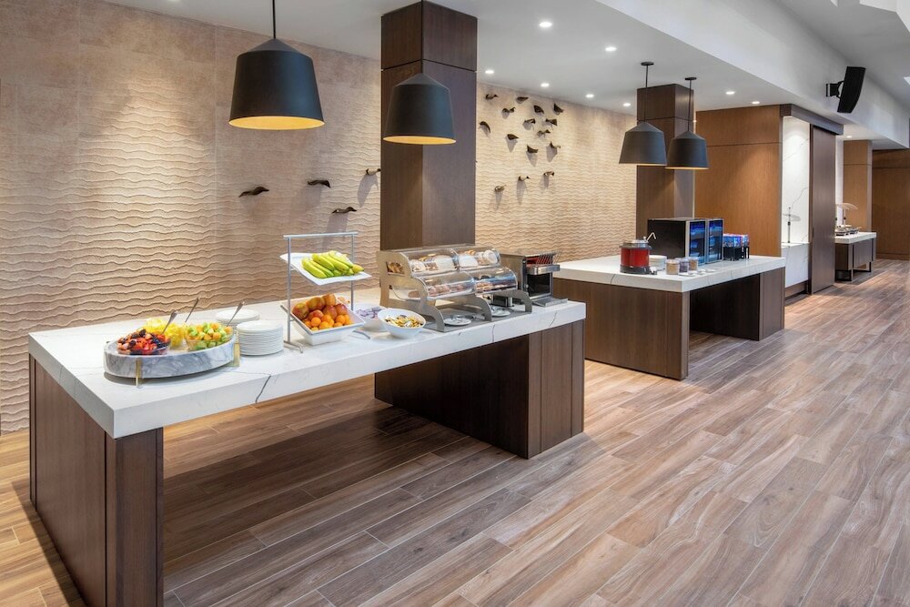 Фото Marriott Madison West