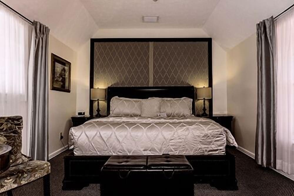 Фото Old City House Inn and Restaurant