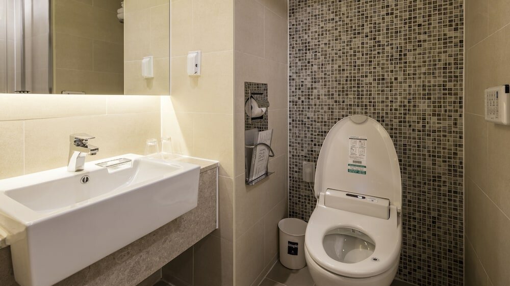 Фото First Stay Hotel