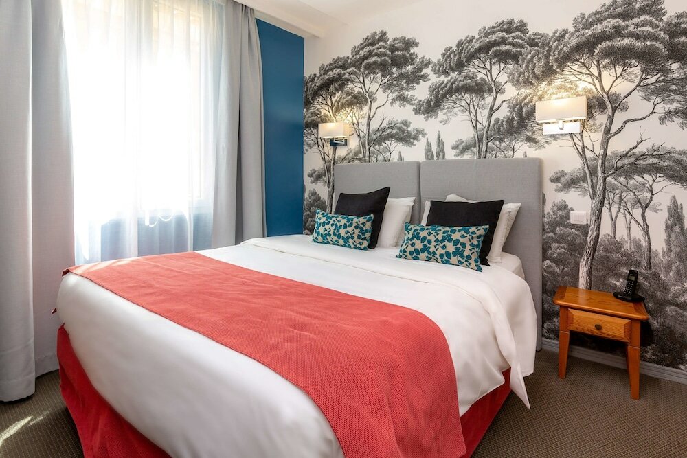 Фото Kyriad Avignon Palais Des Papes