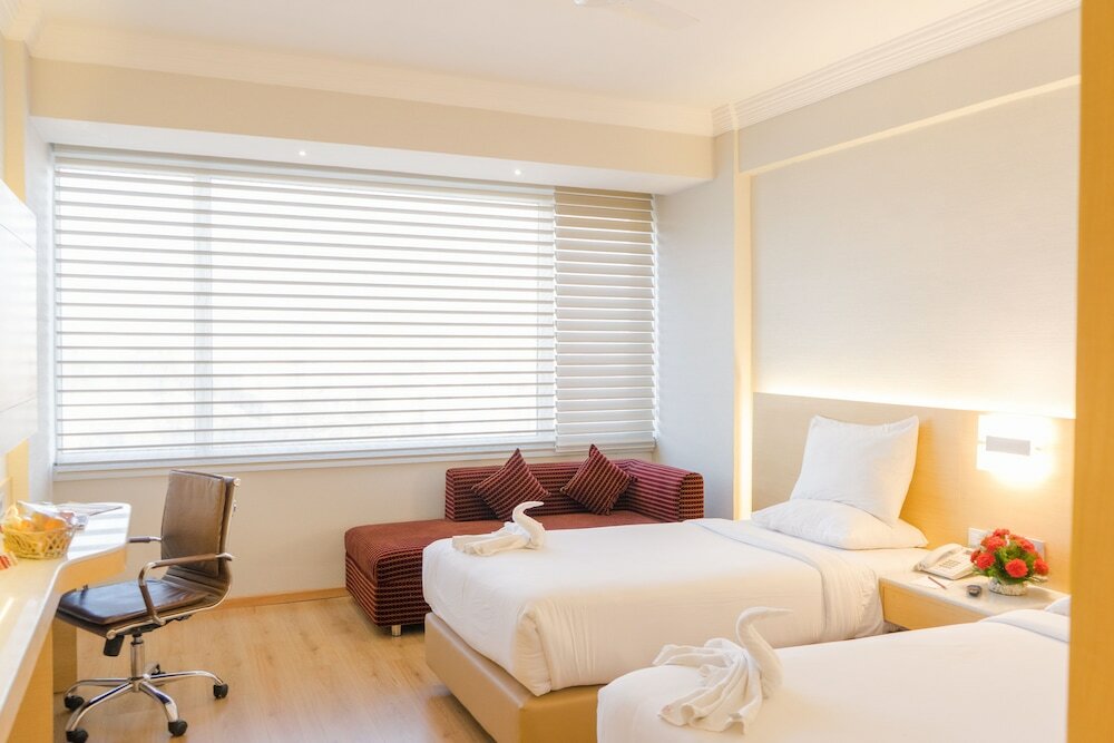 Фото Gemini Continental Lucknow