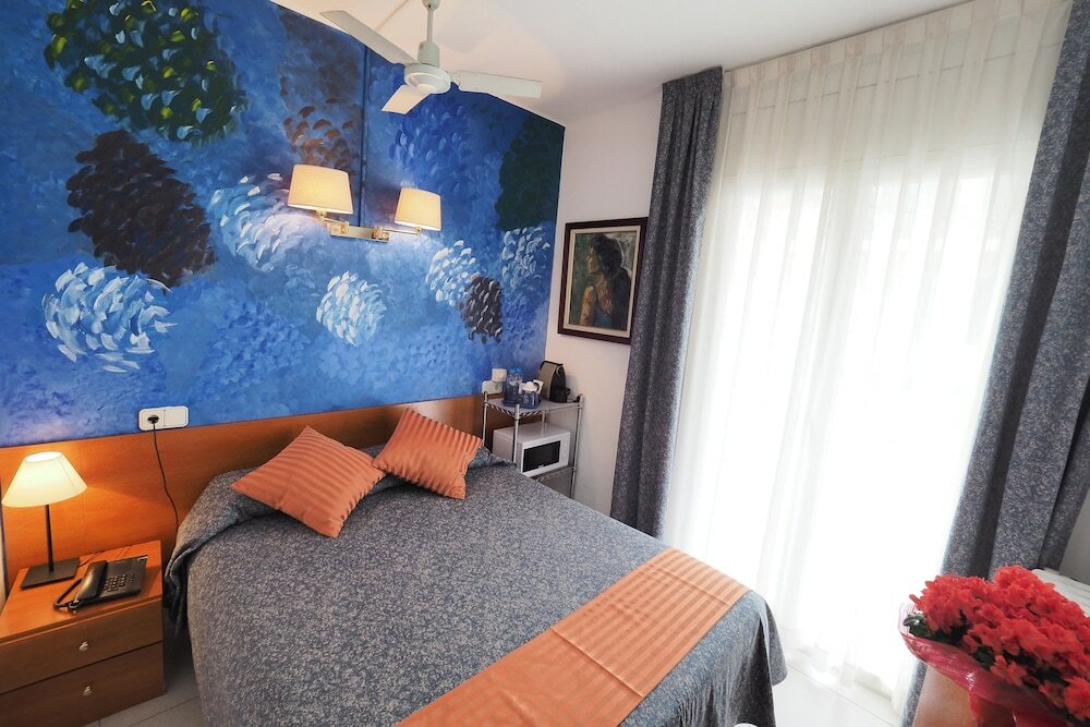 Фото Hotel Montserrat