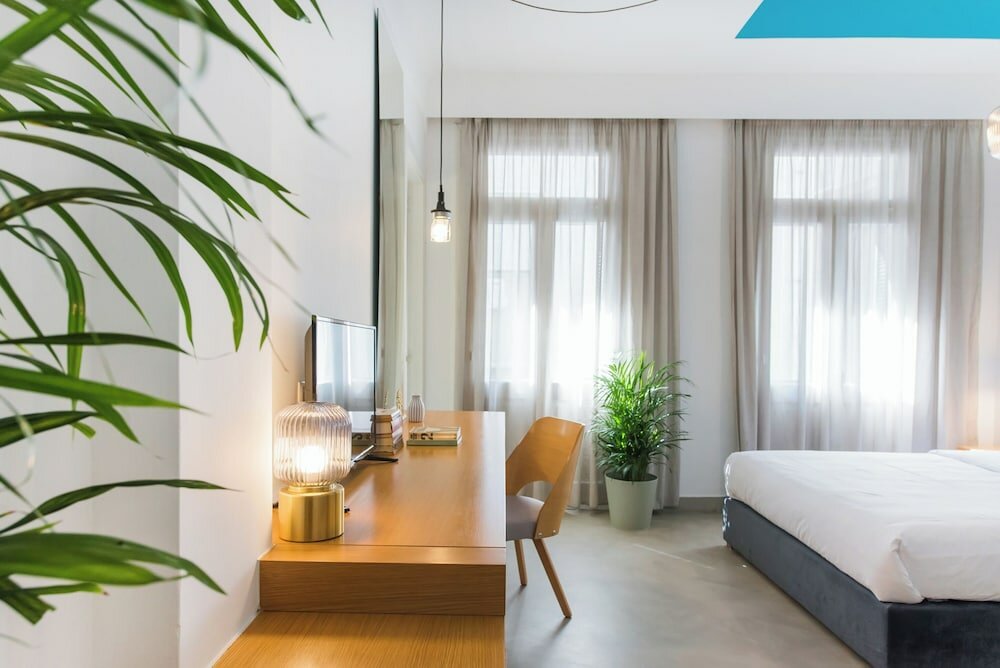 Фото MONK Monastiraki Suites