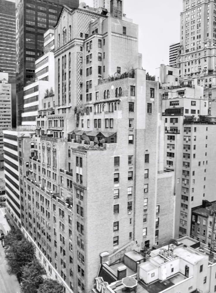 Фото The Lombardy Hotel