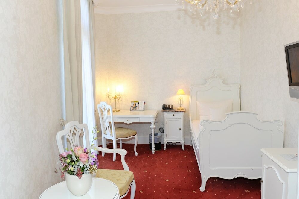 Фото Heliopark Bad Hotel