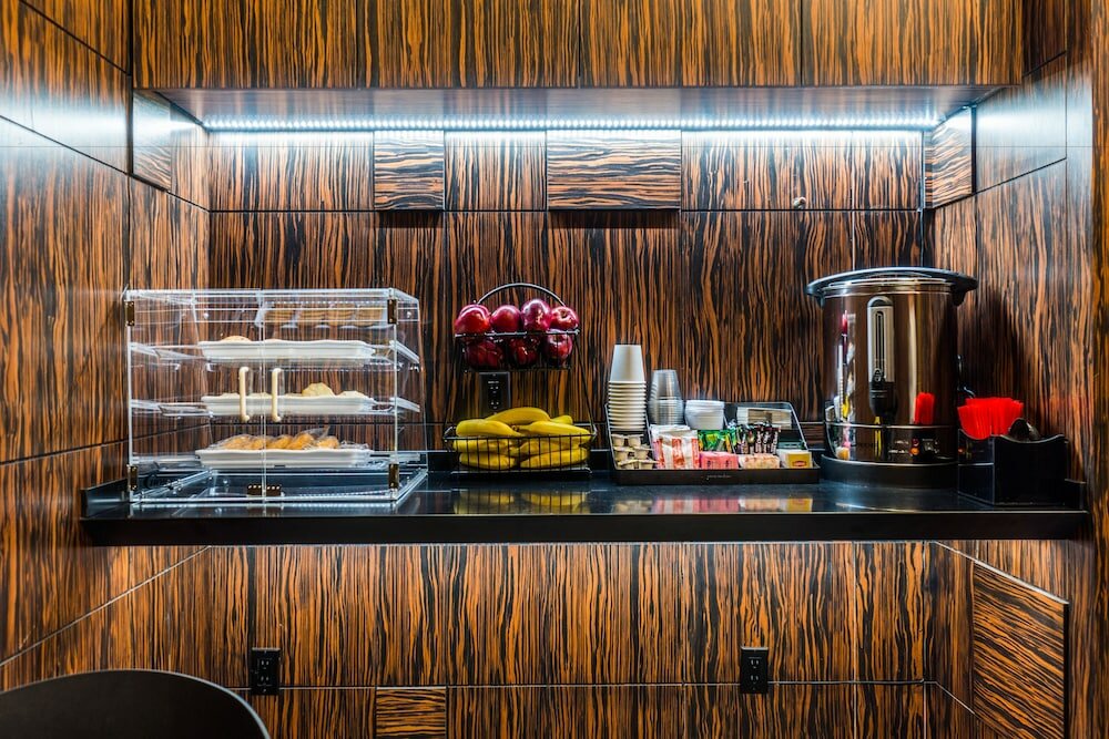 Фото Americana Inn