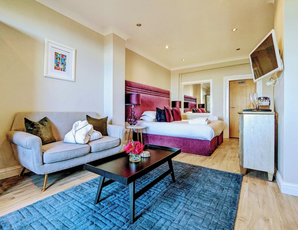 Фото Bayswell Park Hotel