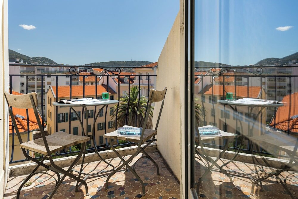 Фото Hôtel Le Grimaldi