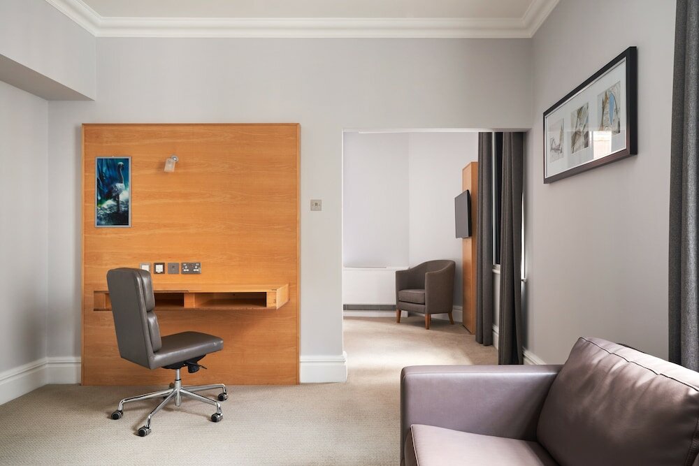 Фото Thistle London Park Lane