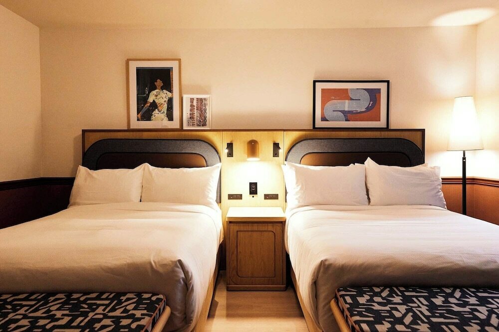 Фото Strathcona Hotel