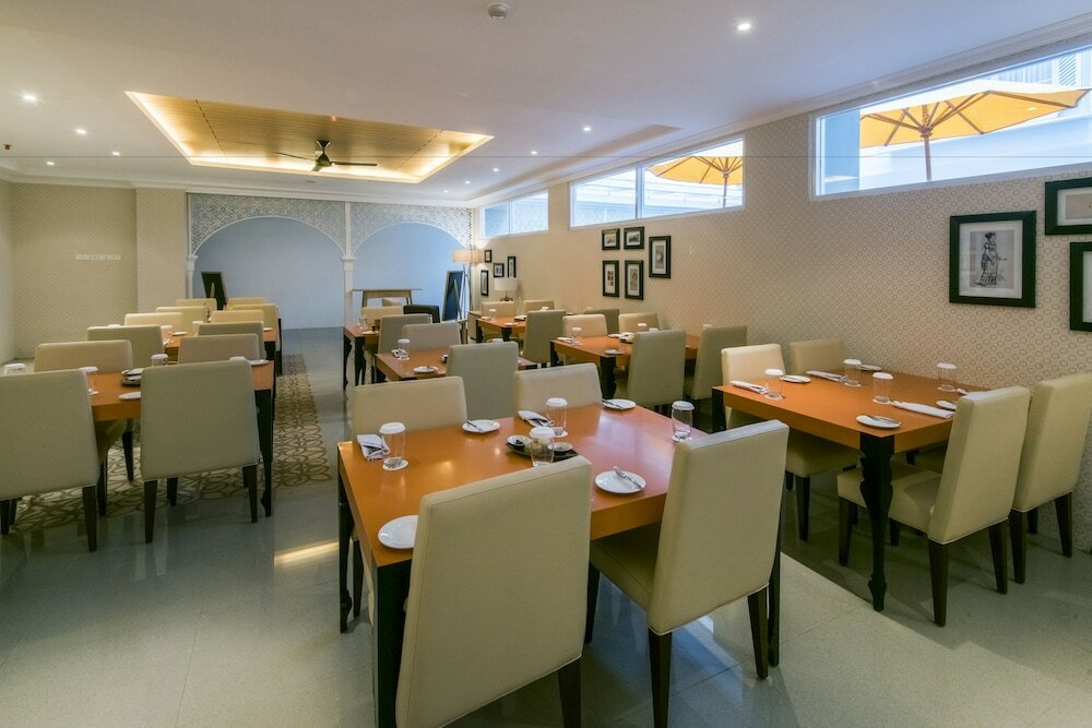 Фото Yan's House Hotel