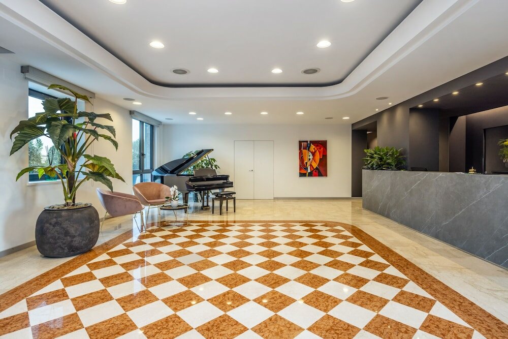 Фото Hotel Omnia