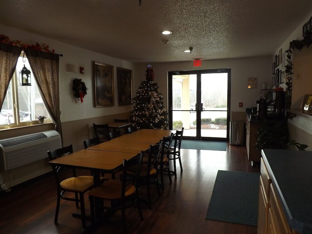 Фото Super 8 by Wyndham Sidney Ny