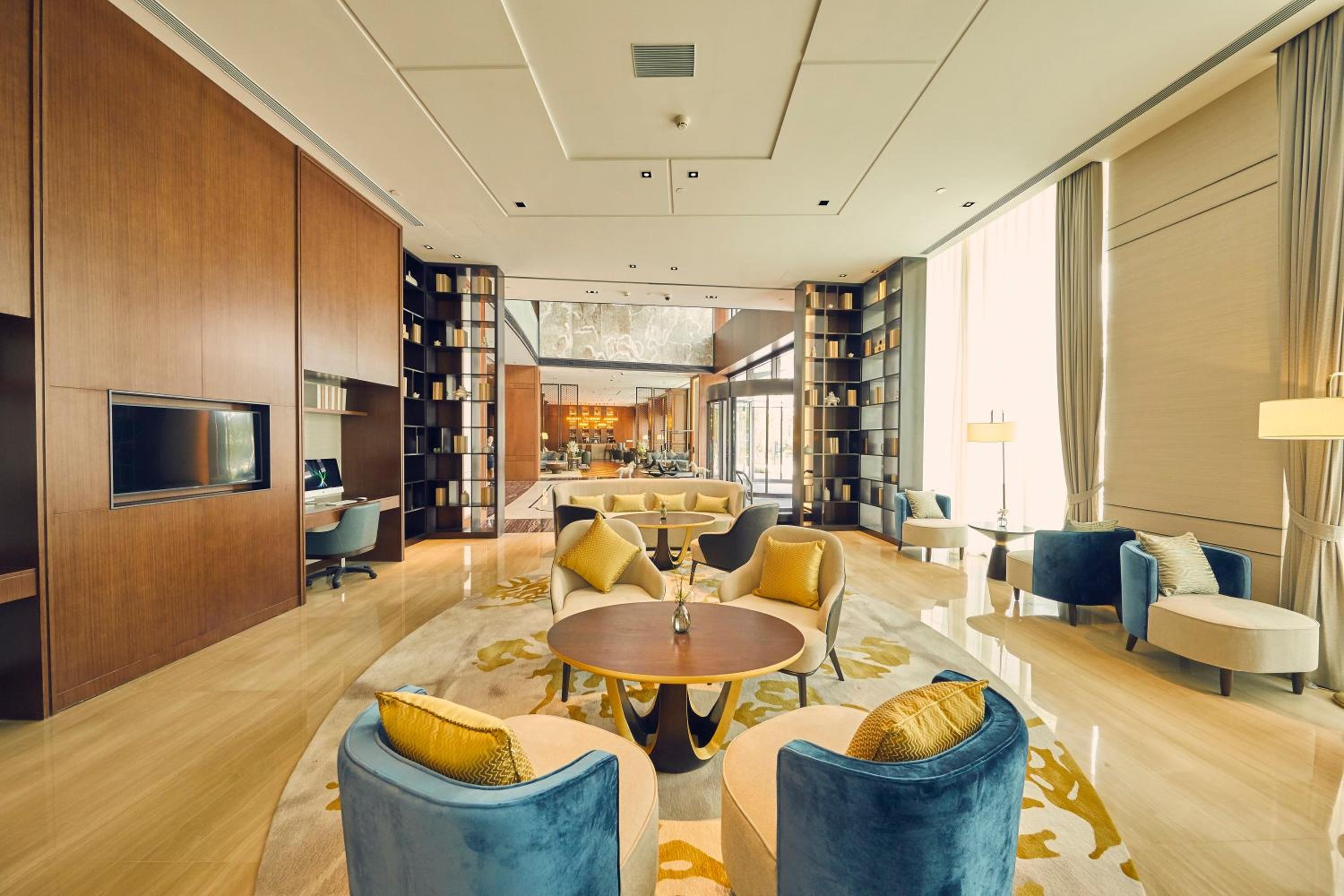 Фото LJZ Supreme Tower Hotel