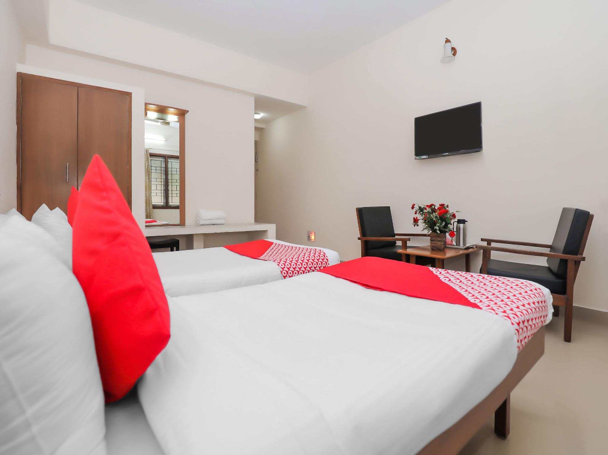 Фото Srinivas Saffron Hotel