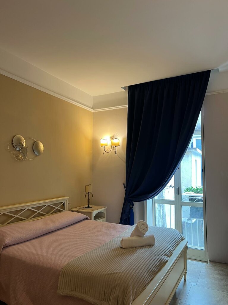 Hotel B&b La Dimora di Nettuno, Naples, photo