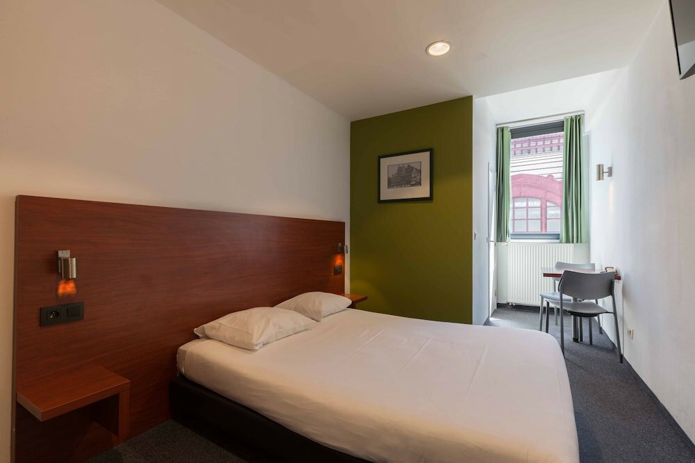 Фото Century Hotel Antwerpen