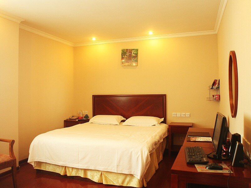 Фото GreenTree Inn JiNan Bus Terminal Station Express Hotel