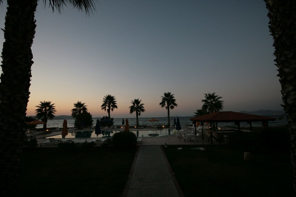 Фото Irina Beach Hotel