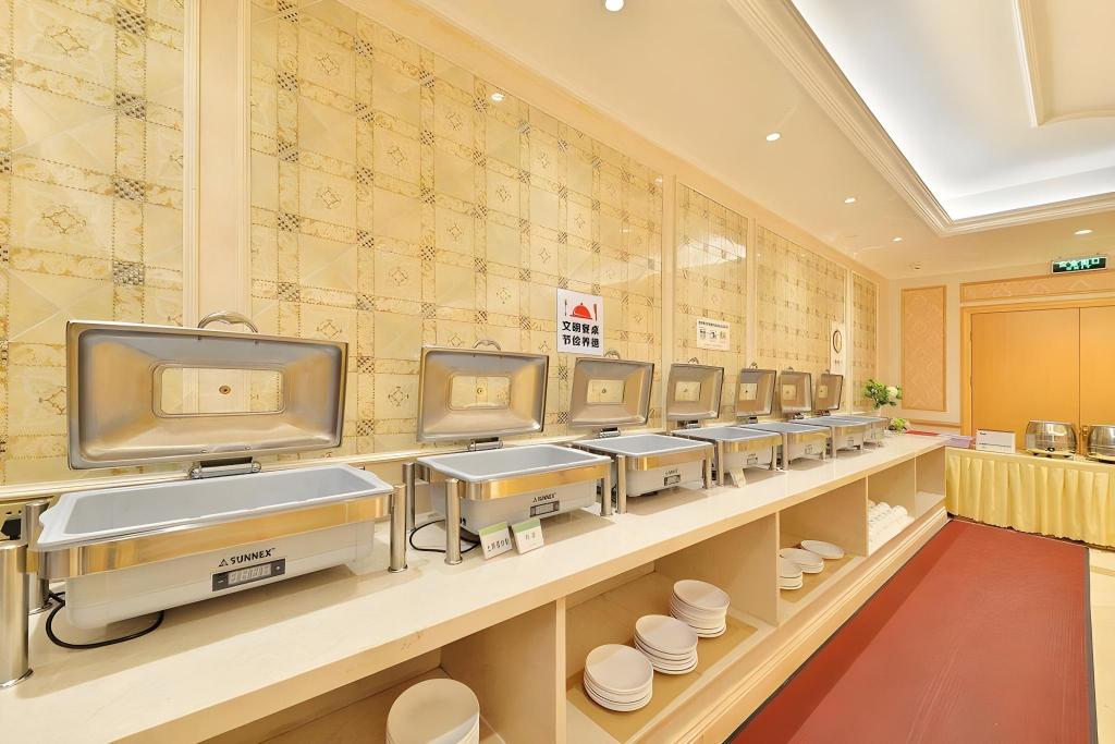 Фото Vienna Hotel Shenzhen - FuYong Metro Station Branch