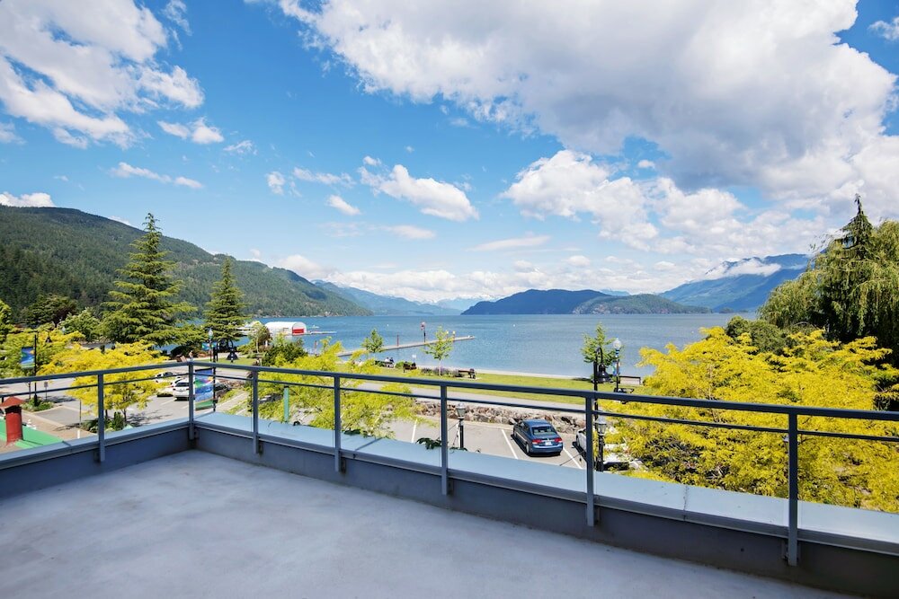 Фото Harrison Beach Hotel